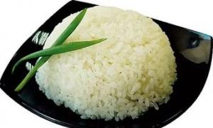 Jasmiini riis: koostis ja kalorisisaldus, toiduvalmistamise retseptid Jasmiini riisi eelised