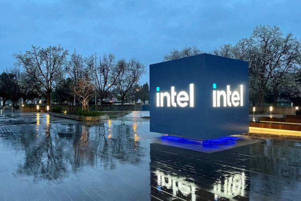 WSJ сообщила, что Qualcomm обратилась к Intel с предложением о возможном поглощении